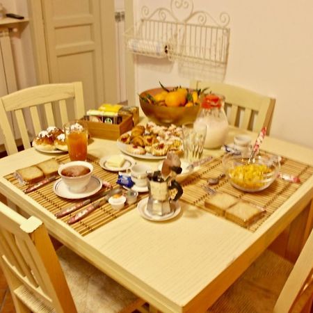 Appartement Vucciria 57 Locazione Turistica Nel Cuore Pulsante Della Movida! à Palerme Extérieur photo