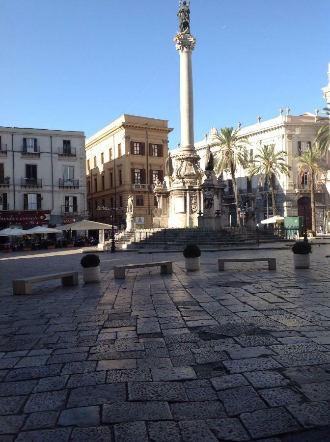 Appartement Vucciria 57 Locazione Turistica Nel Cuore Pulsante Della Movida! à Palerme Extérieur photo