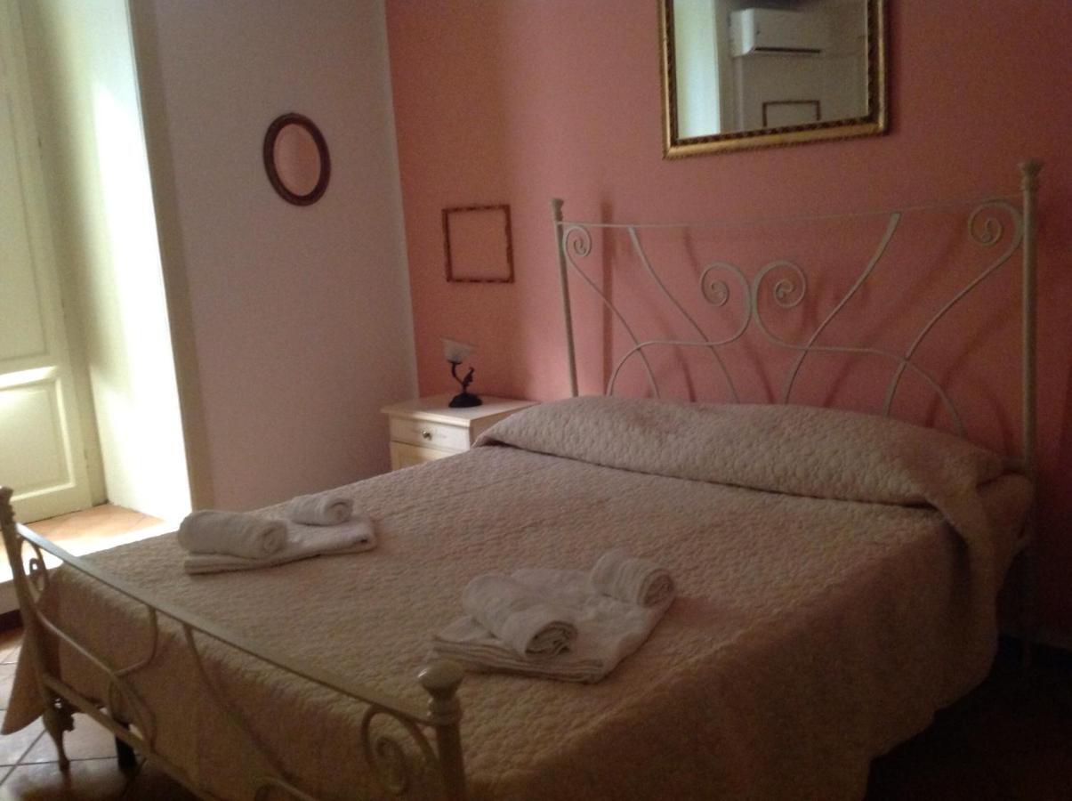 Appartement Vucciria 57 Locazione Turistica Nel Cuore Pulsante Della Movida! à Palerme Extérieur photo