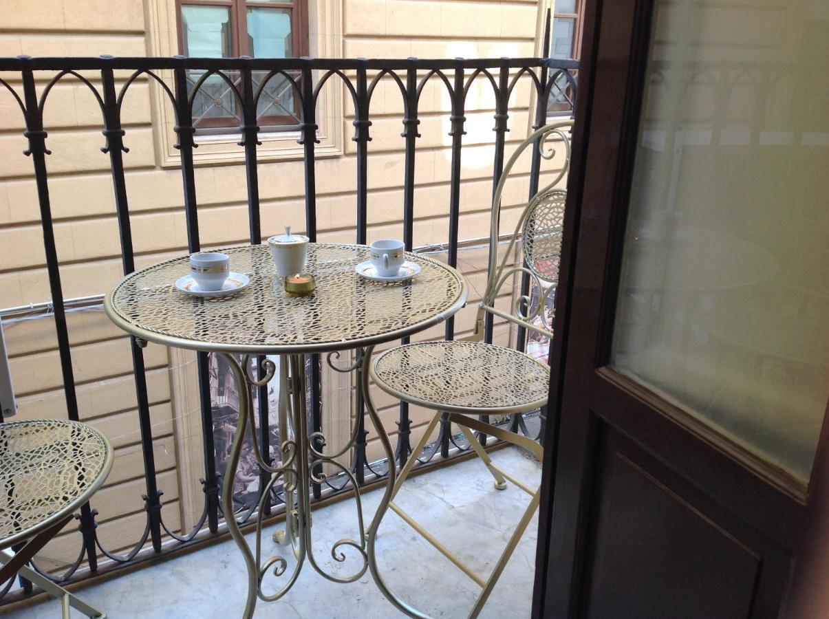 Appartement Vucciria 57 Locazione Turistica Nel Cuore Pulsante Della Movida! à Palerme Extérieur photo