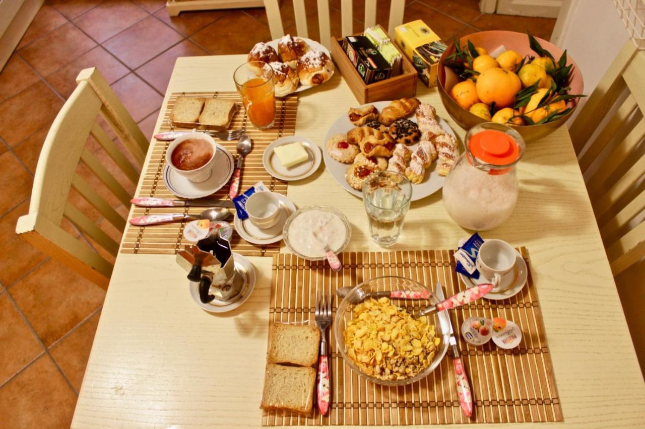 Appartement Vucciria 57 Locazione Turistica Nel Cuore Pulsante Della Movida! à Palerme Extérieur photo