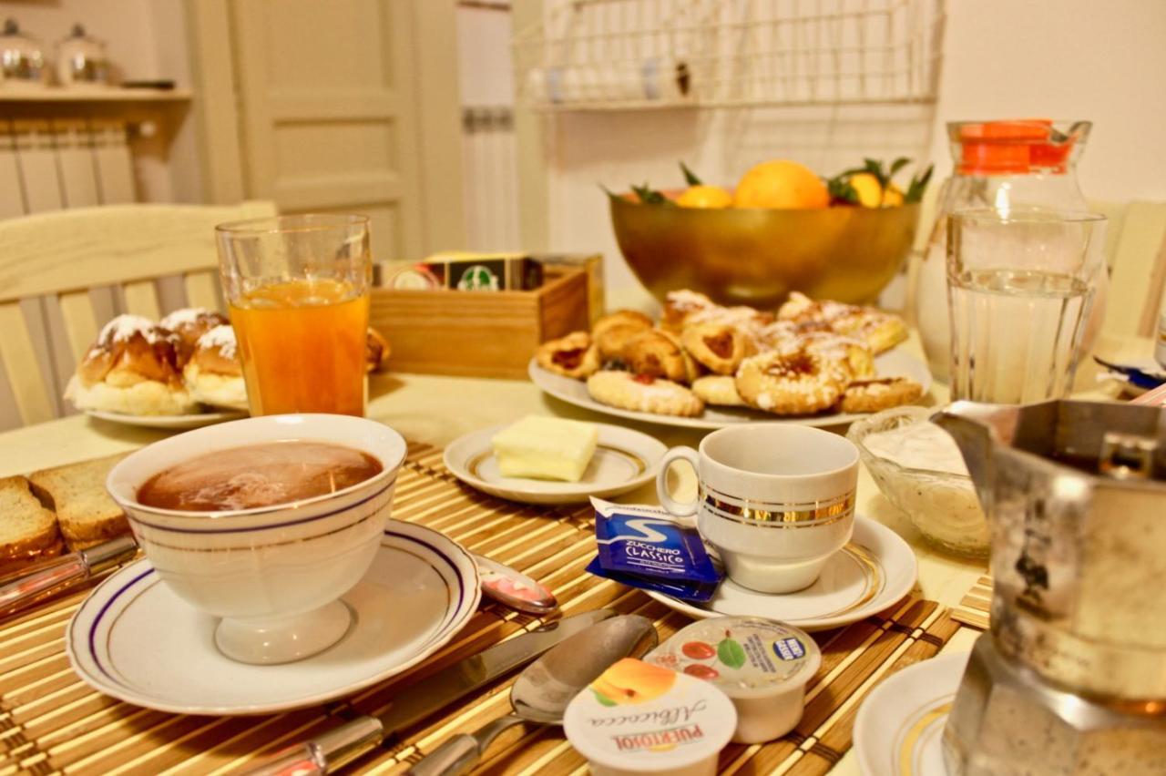 Appartement Vucciria 57 Locazione Turistica Nel Cuore Pulsante Della Movida! à Palerme Extérieur photo