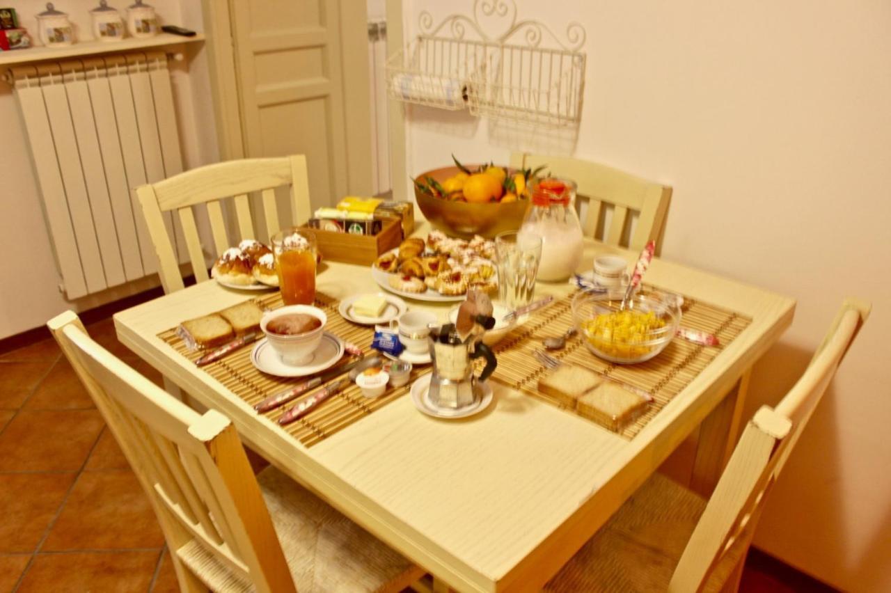 Appartement Vucciria 57 Locazione Turistica Nel Cuore Pulsante Della Movida! à Palerme Extérieur photo